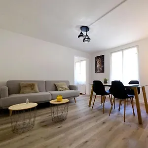 Au Coeur De La Apartment